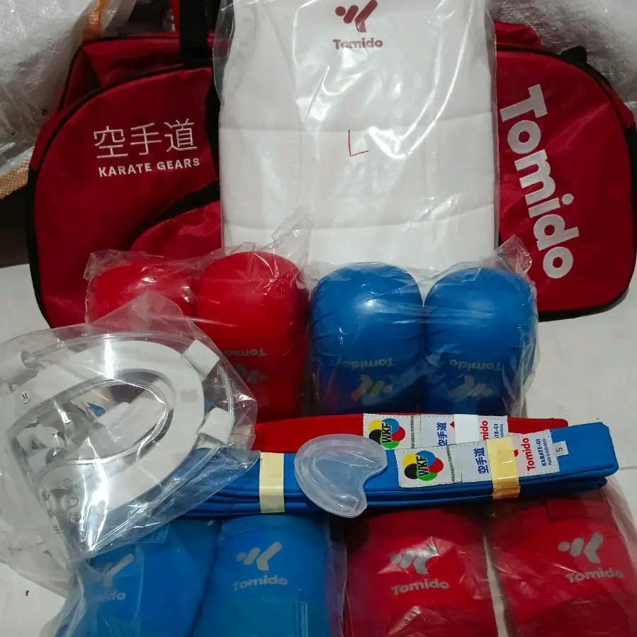 TOMIDO PAKET PERALATAN LENGKAP PERTANDINGAN KARATE SPORT standar kompetensi atlet karate