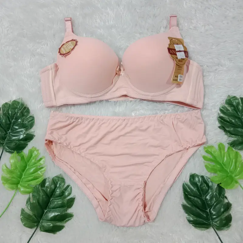 LINGERIE EXTRA JUMBO- BRA SET 9/ bra set yang cantik dan cocok banget buat wanita yang memakai nya 3