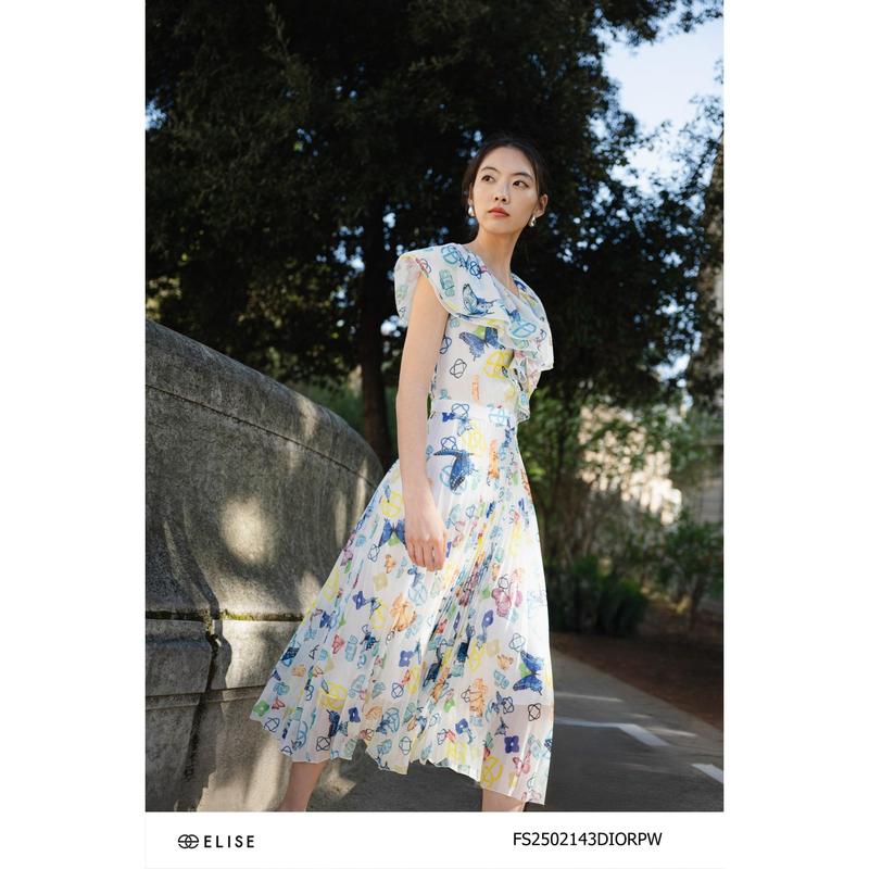  Đầm tơ trắng HT logo màu chân dập ly cổ bèo thiết kế Elise O2O mã FS2502143DIORPW 
