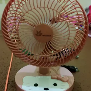 MIYOSHI Kipas Angin Karakter Ayam Bebek Hello Kitty Doraemon Panda Lucu untuk Anak Desk Fan Warna Cerah Desain Menggemaskan Cocok untuk Ruangan Anak