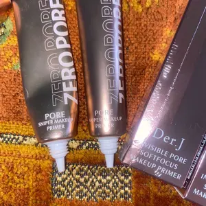 [BUY 1 TAKE 1] 20ml Primer Rias Wajah Pori-pori Tak Terlihat Primer Wajah Fokus Lembut Pengontrol Minyak Pelembab Tahan Lama Basis Rias Memperbaiki Kerutan Garis Kering Warna Kulit Meratakan Menutrisi Kulit Krim Pra-Rias Alas Rias Tidak Berminyak 19