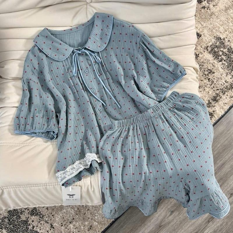 Set bộ cộc dài cổ sen xanh chấm bi đỏ chất xô musline by Channg Bee 3