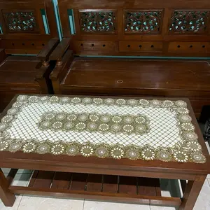1 pcs TAPLAK MEJO tamu BROM emas. Motif Bunga Matahari lebar 45cm X 100cm harga rp 24000.