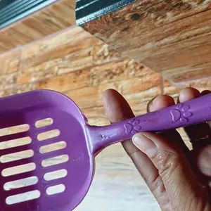 Sekop Serokan Kotoran Kucing Anjing 1 Pcs Warna Random