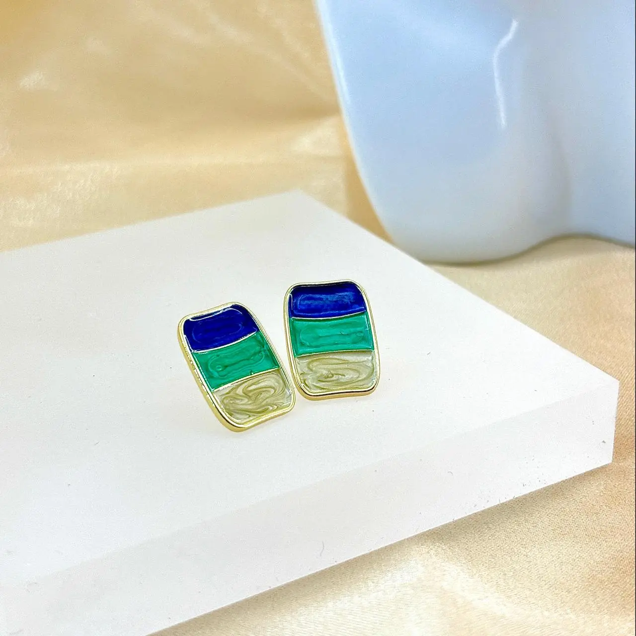 ear clip hijab Luxury Designer Geometri Tidak Teratur | Oil Drop & Crystal Stripes | Daily Wear & Social Events | Skin-Glowing Jewelry