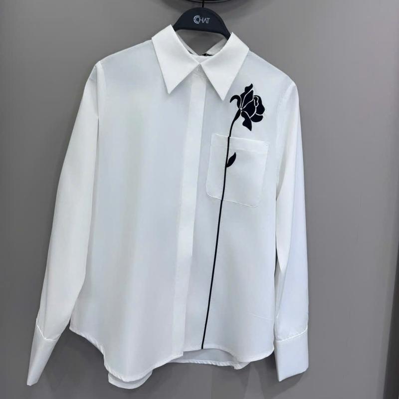Áo Sơ Mi Nữ CCHAT Dáng Suông Cổ Đức Túi Ốp Thêu Hoa 15SDT5010ST
