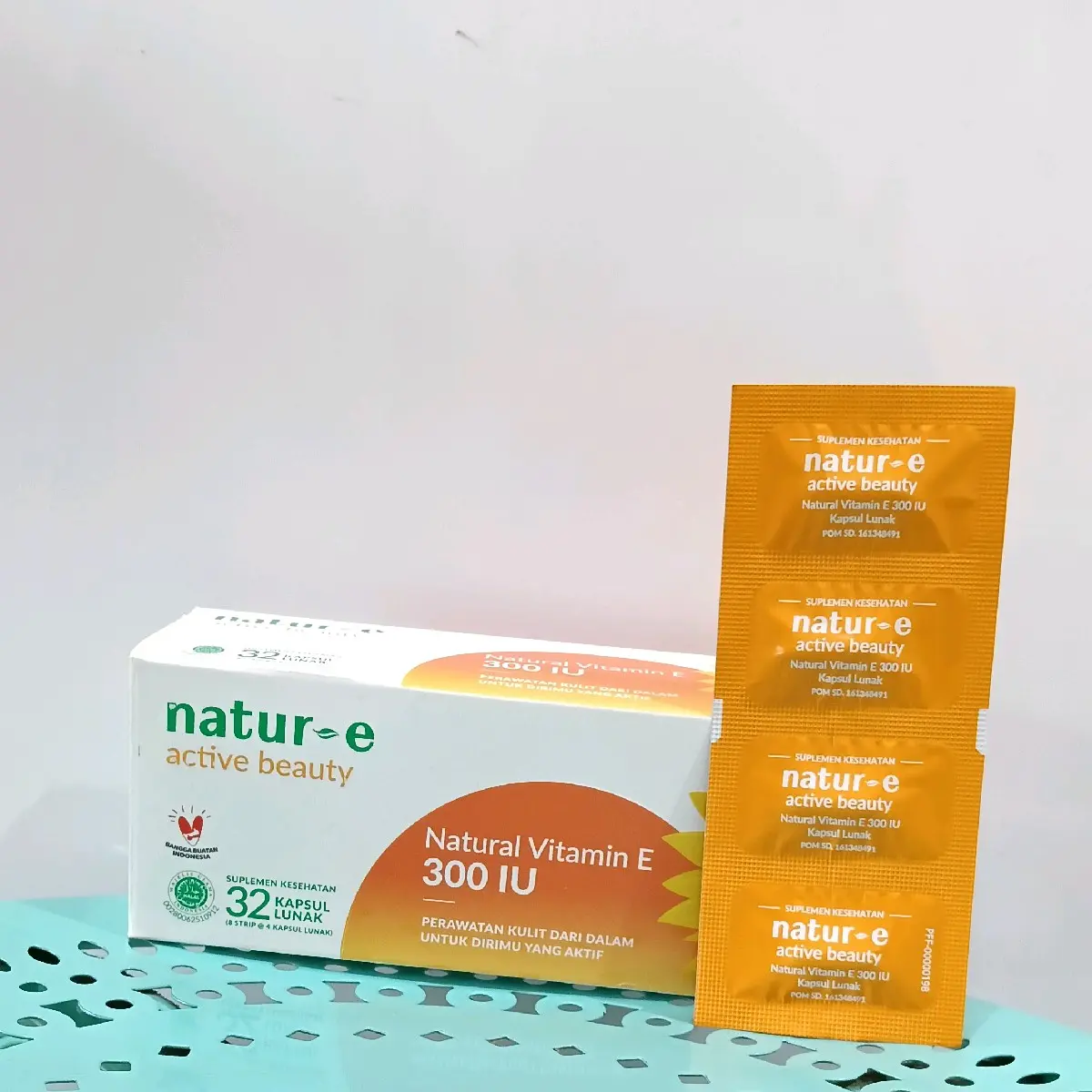 Natur e 300iu kapsul suplemen kulit kecantikan (1 lembar 4kapsul)