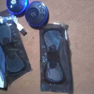 EMS MINI Elektrik Pemijat Leher EMS Mini Servikal Punggung Otot Pengurang Rasa Sakit Patch Portabel Massage Stimulator Pemijat Pinggang Portable Alat Pijat Elektrik