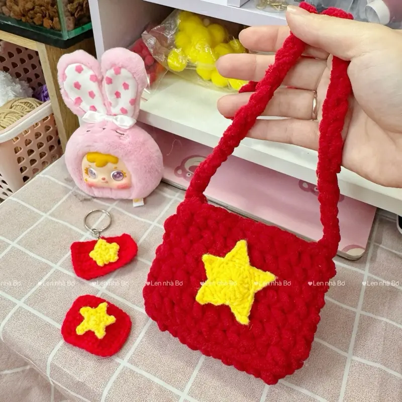 Túi đeo chéo hình Quốc kỳ cờ đỏ sao vàng cho bé - Kích thước 13*10cm