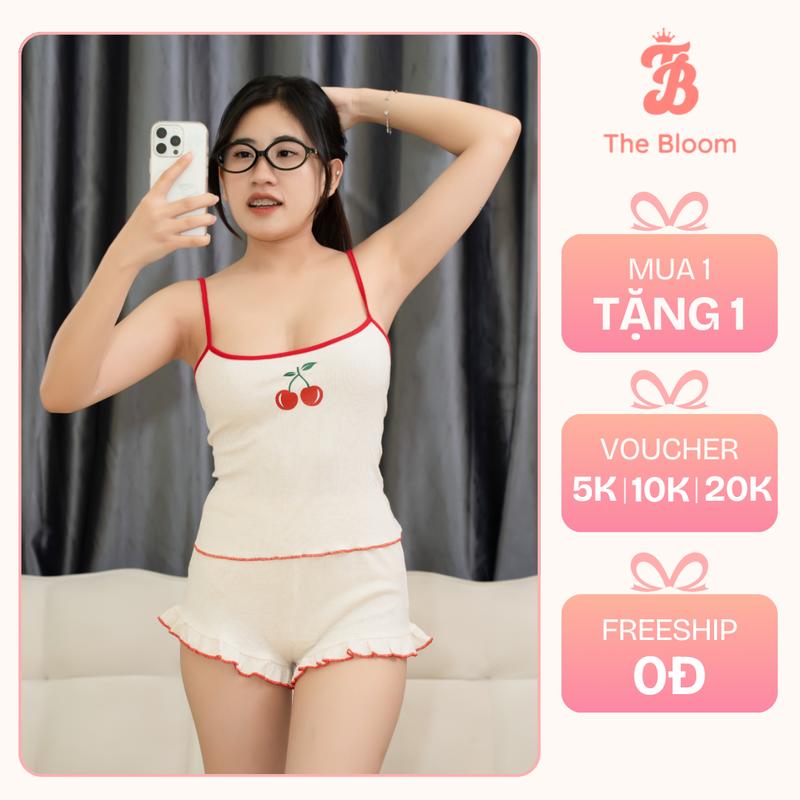 THE BLOOM  CÓ SIZE  Set Bộ Đồ Ngủ Nữ Áo 2 Dây In Cherry Viền Lai Và Quần Đùi Ngắn Viền Bèo Ôm Body Chất Gân Cotton Mịn Mát Bộ Đồ Ngủ Nữ Mặc Nhà Ôm Body Dễ thương  - SE045S đồ  ngủ  nữ  dễ  thương dobo  duimacnha 