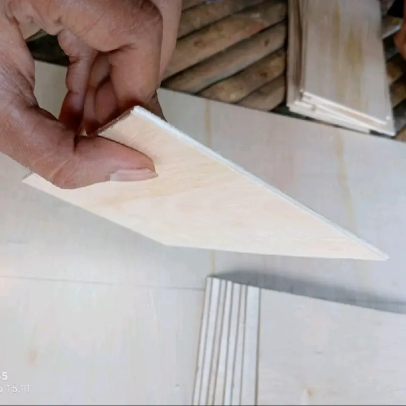 Lk - triplek  3mm albasia 30 x 25 isi : 4 lembar  multiplek potongan bahan kerajinan tangan siap pakai 1