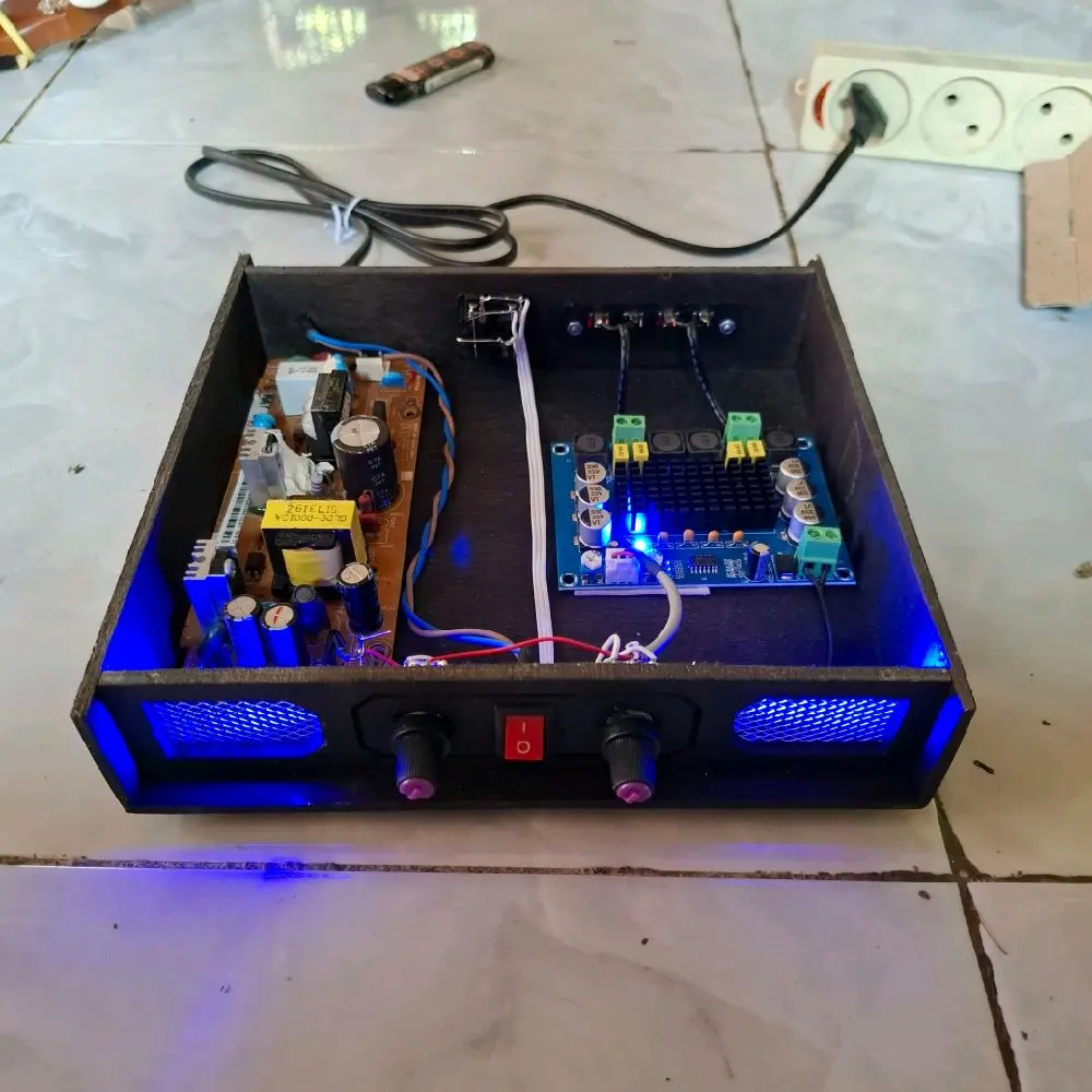 power 5 amper 2 channel 300watt untuk miniatur Amplifier