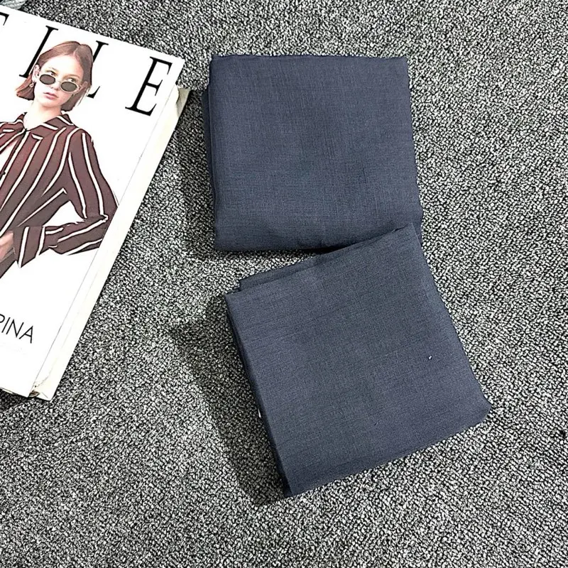 Dark grey ( abu tua )