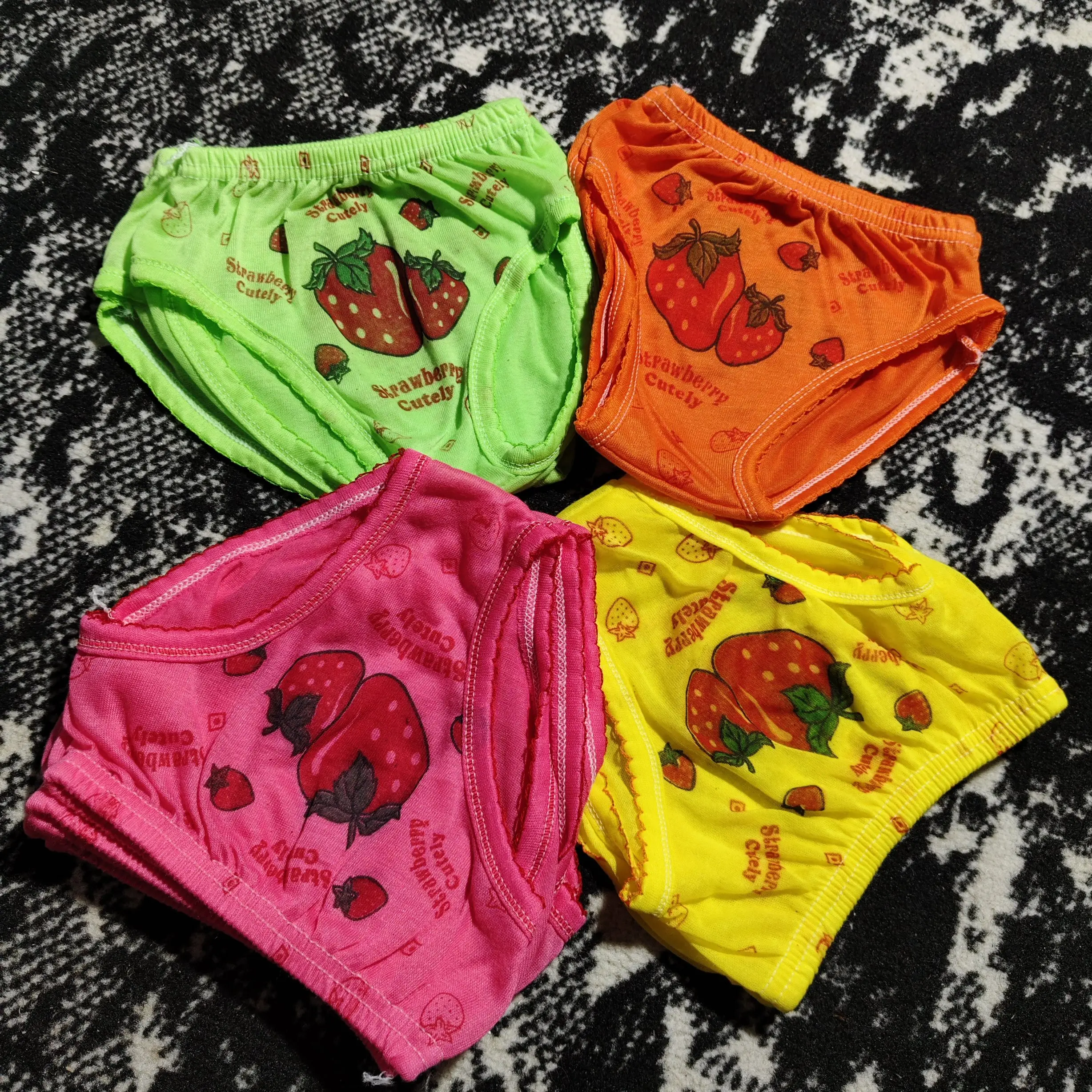 STRAWBERRY ( 1-5 TAHUN )