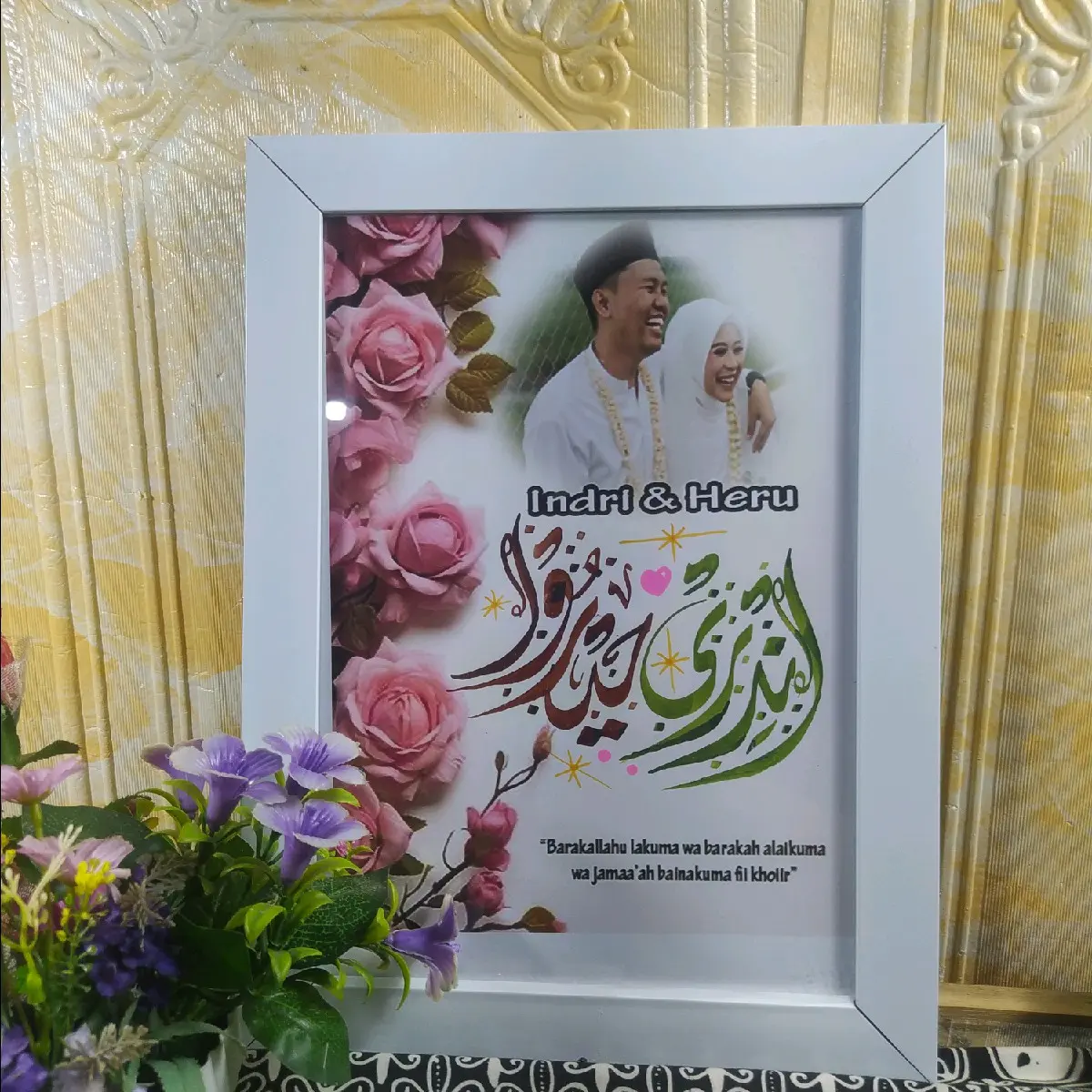 kaligraf nama + foto menggunakan frame
