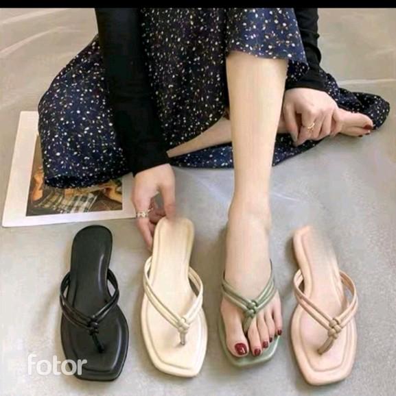 Sandal Teplek Jepit Kupat Wanita Sendal platform Selop Plat Trendy 4