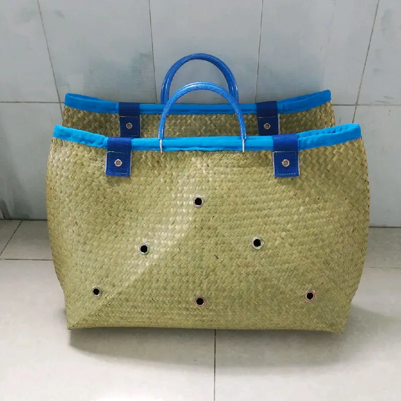 Giỏ Đệm Gà Cải Tiến 7 Tấc 12 Lỗ Màu Xanh (70x46) - Dùng Cho Gà Đá Từ 3ký trở xuống 5
