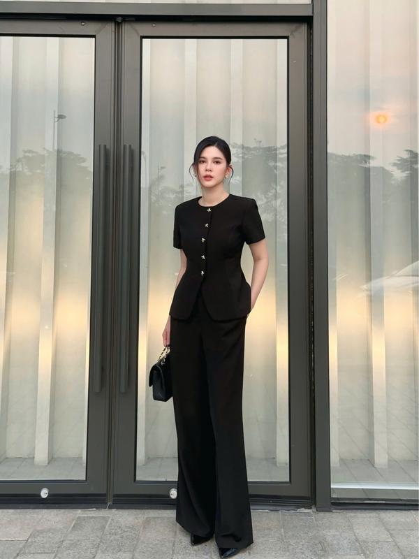 HOAI VU - SET ÁO VEST ĐEN CỔ TRÒN VÀ QUẦN SUÔNG RỘNG - D148