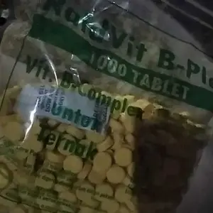 VITAMIN HEWAN ORIGINAL BESAR DAN KECIL BURUNG UNGGAS ISI 1000 BUTIR MENYEHATKAN DAN MENJAGA IMUN TUBUH