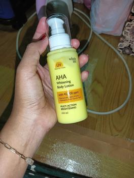 Product Review of [100ml] WHITE INC AHA Body Lotion to Whitening & Moisturising | Hand Body Lotion Pencerah Mencerahkan Melembabkan Sebagai Body Booster |  Arbutin, Glycolic, Niacinamide from m**1 0