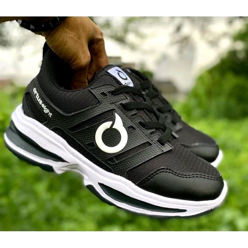 Terlaris!!!!!Cod Sepatu Running Ortuseigh Outdoor Sepatu Sekolah Hitam Putih Pria Wanita Gym&Lari(GRATIS KAOS KAKI) 3