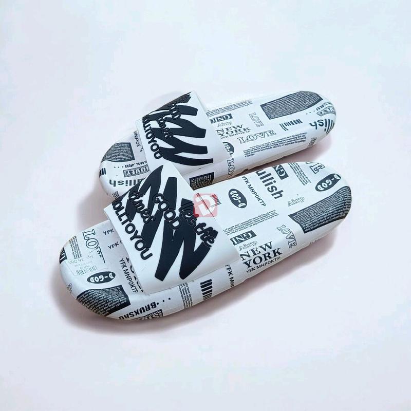 [Bisa COD] Sandal Selop Bercorak Tulisan Motif Anti Slip Breslin P2228 Shoes Sendal Karet Pria Wanita 0