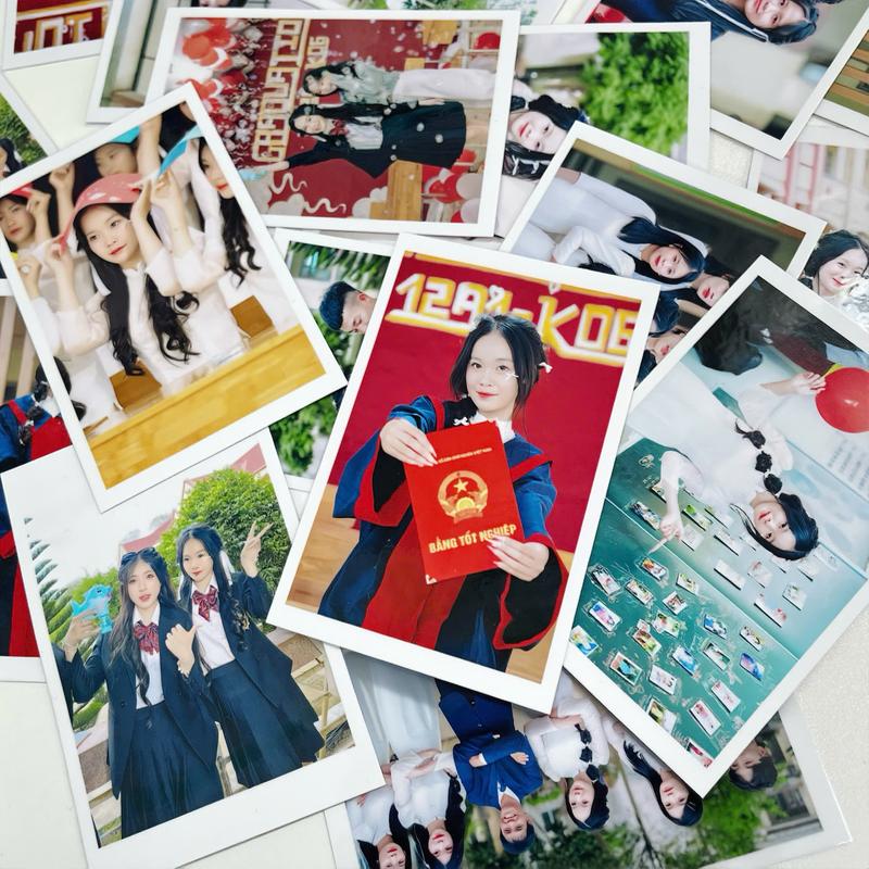 CB 100 ẢNH 5.4X8 - ÉP PLASTIC 4 CẠNH TRẮNG - TẶNG ALBUM - kích cỡ 5x8 cỡ CCCD. Ảnh có 4 viền trắng được ép plastic cứng cáp Tặng album 120 ô khi in từ 100 ảnh ảnh bao ép độ bền màu 7-10 năm. Sử dụng lưu trữ kỷ niệm ý nghĩa làm album cho bé decor