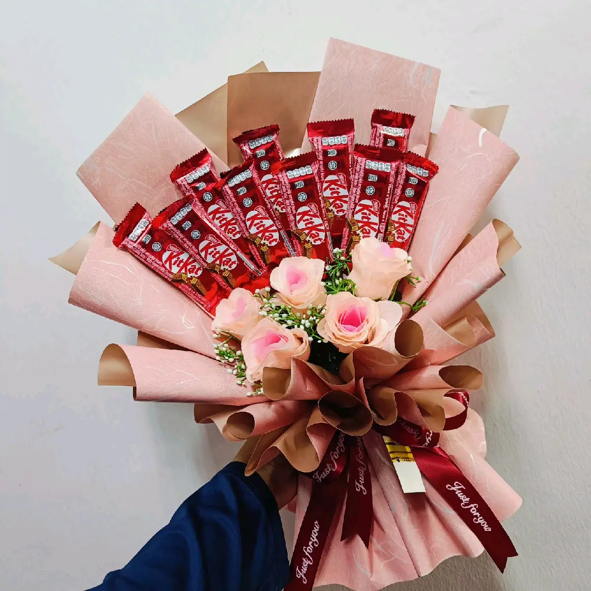 Bouquet Coklat with flower .