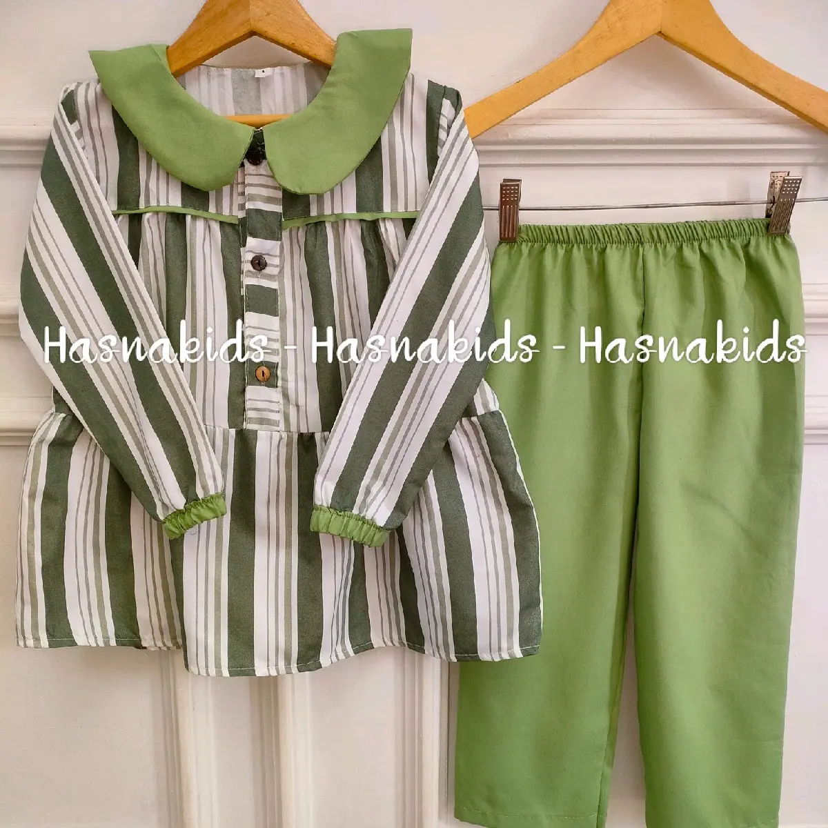 Setelan Anak Perempuan Renda dengan Sentuhan Fashion Terbaru
