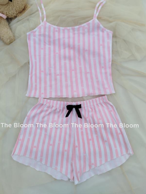 THE BLOOM Set Bộ Đùi Nữ Áo 2 Dây Kèm Quần Short Phối Nơ Ống Xòe Sọc Trắng Hồng, Set Ngủ Tiểu Thư Kẻ Sọc Chất Cotton Loungewear - SE042