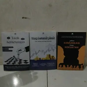 BUKU PAKET 3 DARI TAKTIK MENUJU KEMUJU KEMENANGAN & UANG BERANAK PINAK & JADIKAN KOMUNIKASI SEBAGAI KEKUATAN