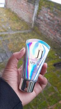 Product Review of JJ GLOW Mini 30ml Spf 30 Sunscreen dan Moisturizer MINI ( JJ GLOW Mini) from e**r 0
