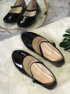 Sepatu Wanita Mary Jane Glossy Elegan Flat Shoes Tali Silang Hitam Nyaman Dipakai Harian & Kerja Bahan Patent PU Premium Tampilan Mengkilap fleksibel liburan