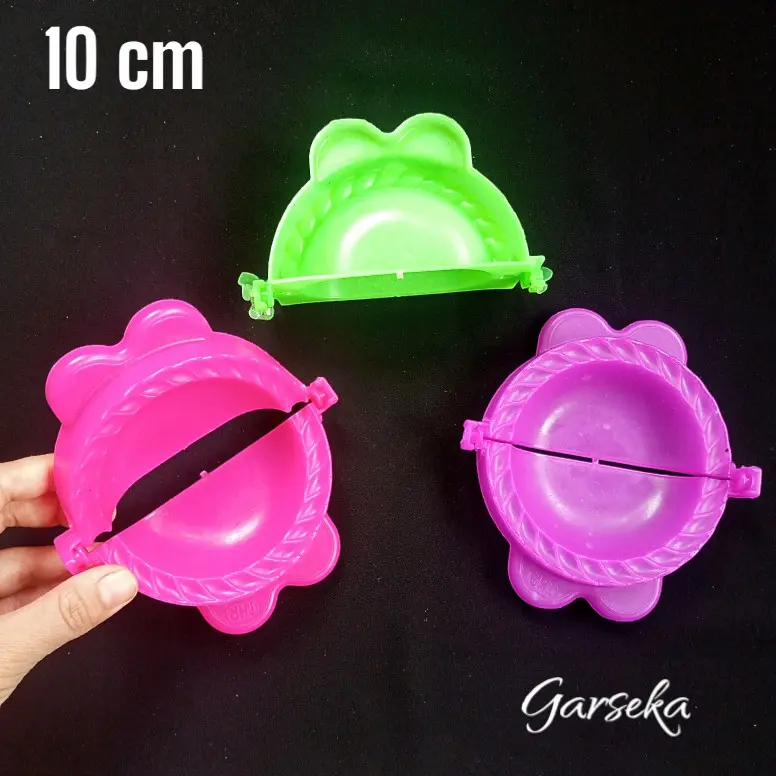cetakan pastel cetakan cireng isi tersedia 2 ukuran.sedang 7 cm dan besar 10 cm Kitchenware 2