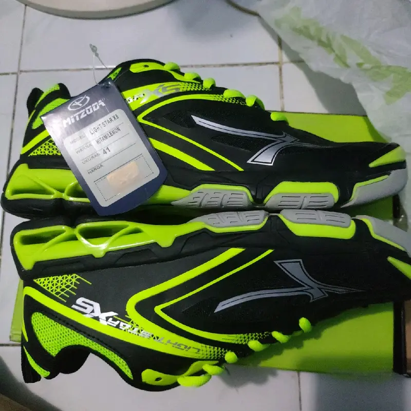 SEPATU VOLI MITZUDA!  FOR SALE 199.000  SIZE 41 OPEN COD NEGO TIPIS 1