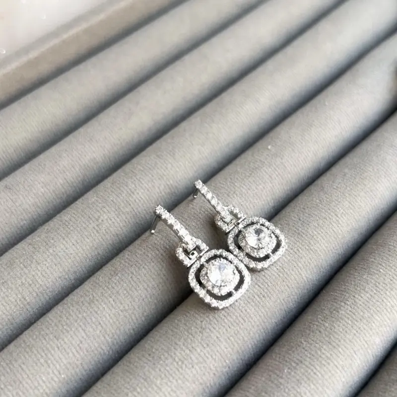 Anting Wanita Victoria Titanium Zircon Berbentuk Berlian - Aksesoris Earrings Diamond 1