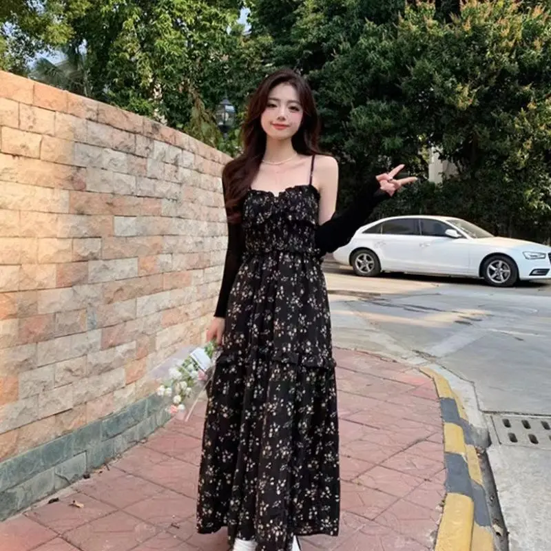 Black casual floral dress, mid length skirt for women, summer Korean style, gentle style, split class, camisole, holiday dress
