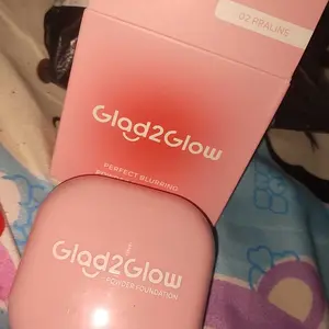 [Ready stock] Glad2Glow Perfect Blurring Powder Foundation Concealer Extract Wajah Ginger Kering Niacinamide Loose Mencerahkan Lasting Cushion Translucent Kusam Lemon