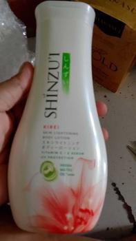 Product Review of Find It Store - Shinzui Skin Lightening Hand & Body Lotion 210ml | Lotion Tubuh | BPOM Original Memudarkan Pencerah Perawatan Scrub Mencerahkan Jamur Arbutin Memutihkan Niacinamide Wangi from n**_ 1