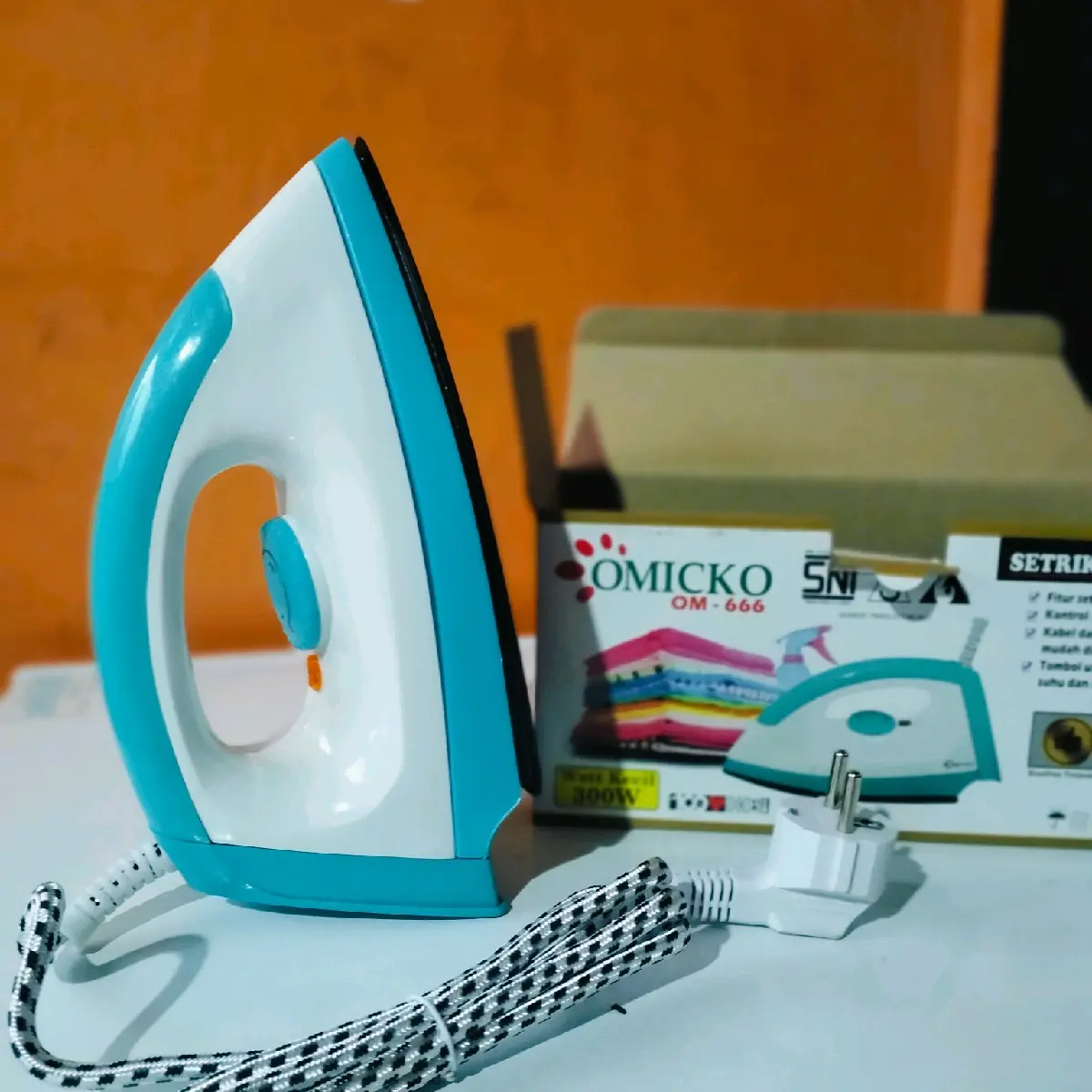 Omico Setrika Pakaian - Penggunaan Mudah
