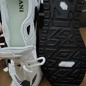 【SUPER DEAL】Cani "Free Box" (Size 39 - 45) Pionyx Sepatu Pria Sneakers Sport Fashion Kasual Import - Sepatu Hitam Polos - Sepatu Pria Kece Outfit Pria Model 2026 M8117