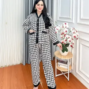 Set piyama monocrom lengan panjang kancing aktif busui bahan rayon gred a