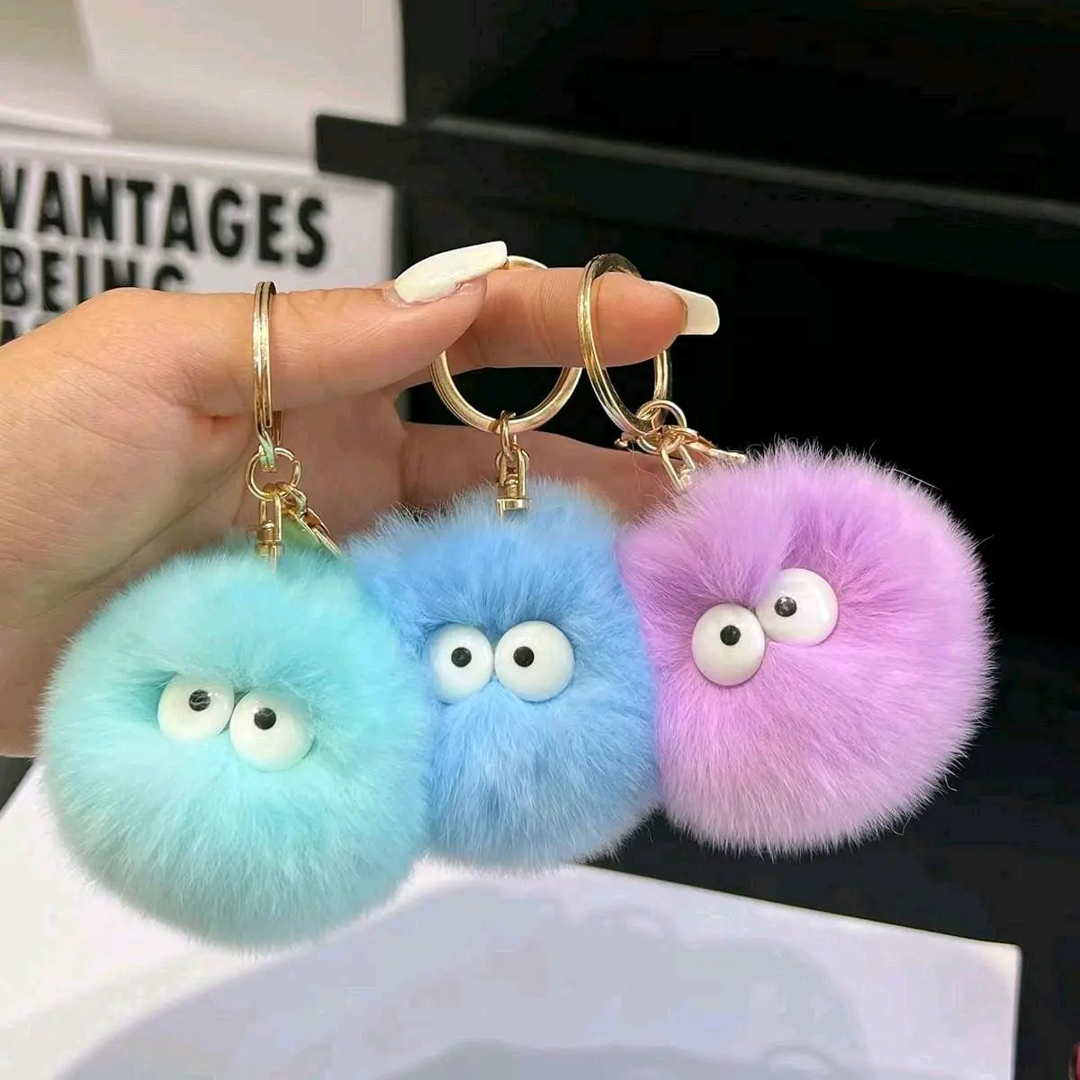 Keychain Bagchain Pom Pom Bulu Ganci Gantungan Kunci Lucu