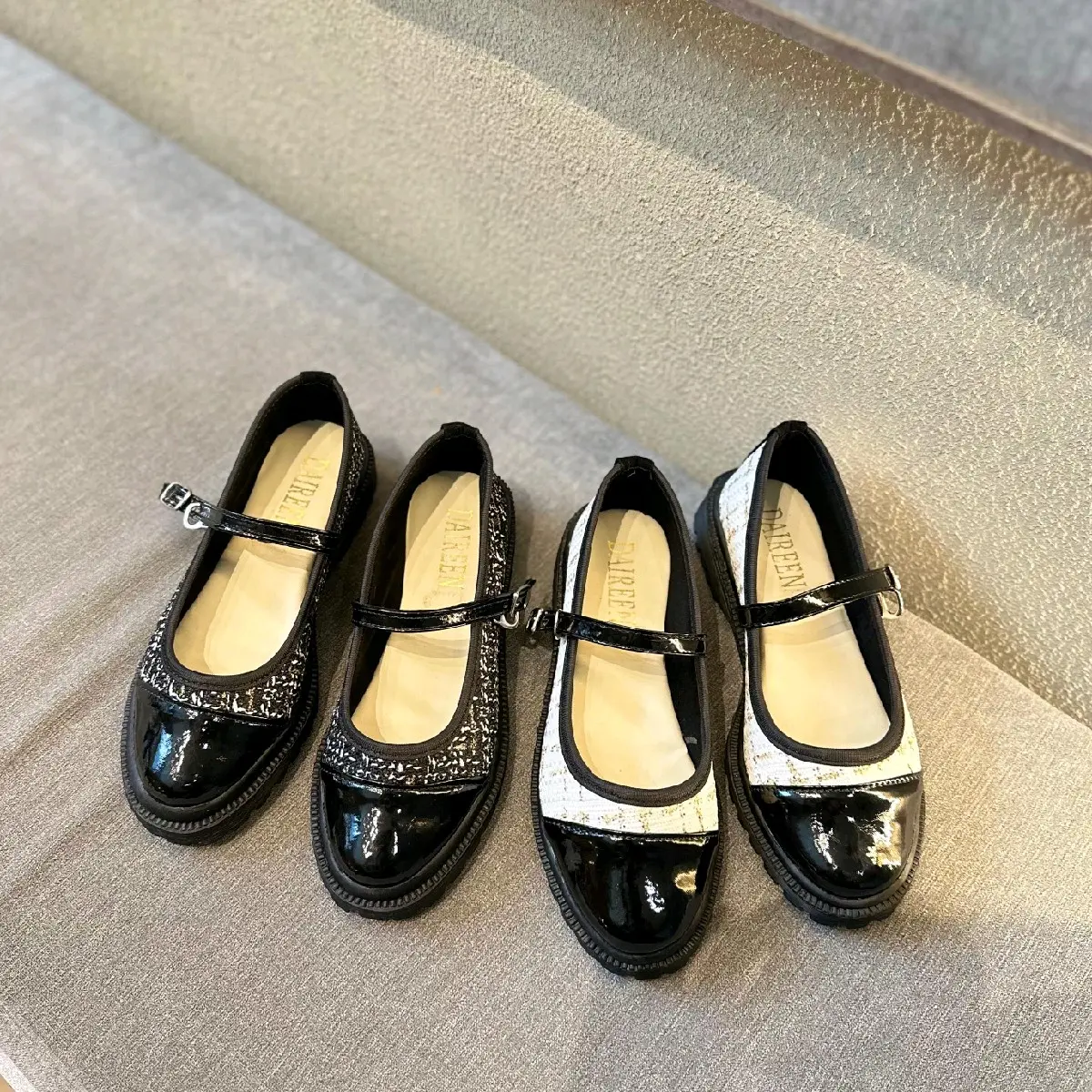 YUMNA - Sepatu wanita slip on korea model terbaru 2024 warna hitam dan putih ukuran 37-40