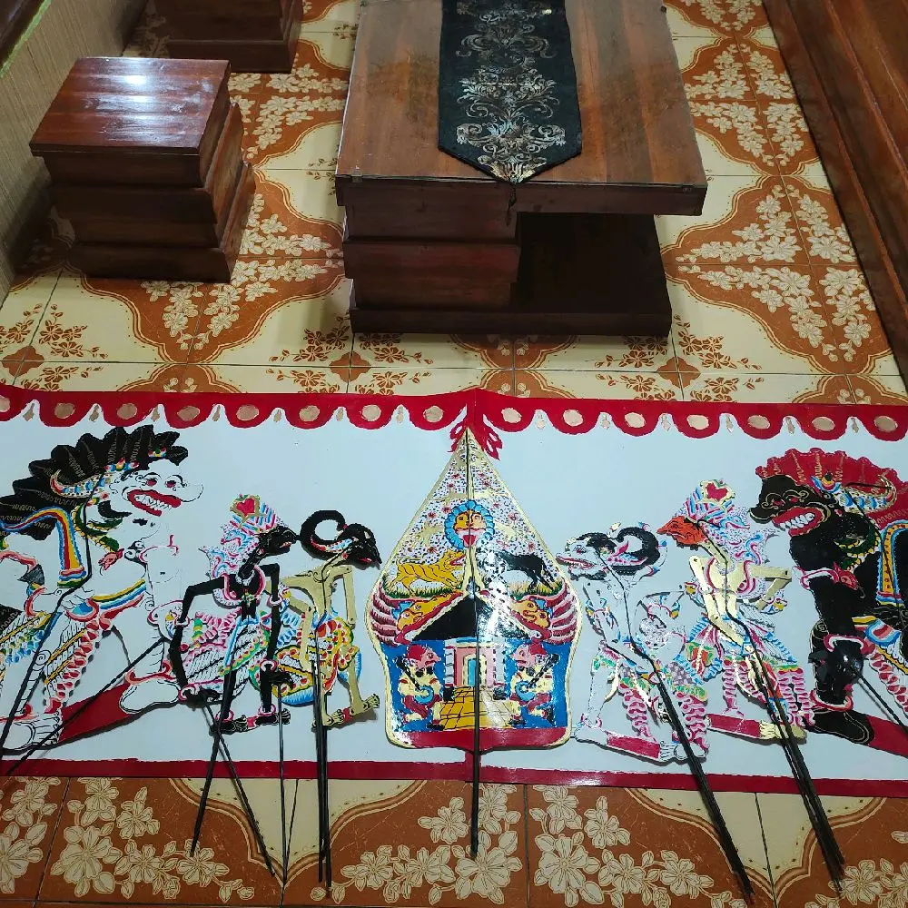 Wayang kertas duplex isi 7 Amral putih+Kresna+ Janoko+gunungan+Anoman+bolodewa+Amral hitam
