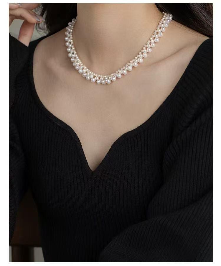 Product Introduction of LIVIA-Pure hand-woven pearl necklace. It's an authentic product. Made of S925 silver, it's a high-end collarbone chain that can cover scars. It's a neck chain 5