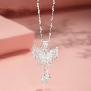 Dây chuyền hình bướm hoa linh lan mạ bạc, thiết kế độc đáo, kiểu dáng đa năng, hoàn hảo để kết hợp với áo dài Việt Nam, trang sức thanh lịch dành cho nữ.