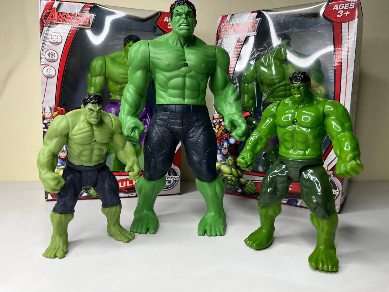 Mainan Anak Robot Hulk Avangers Ukuran Besar Dada Bisa Nyala Tanpa Batrey