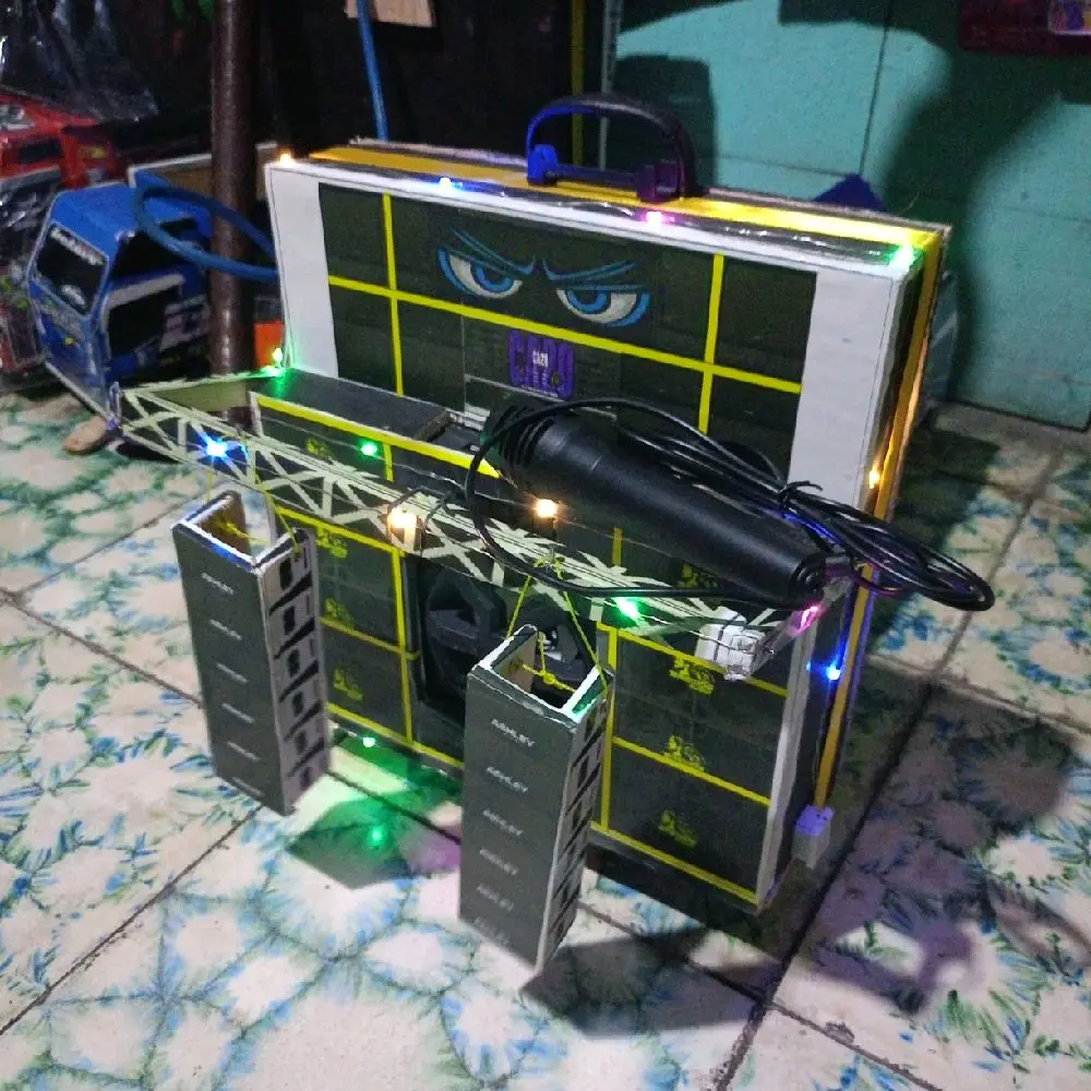 Miniatur Sound Horeg anak untuk truk oleng besar sudah sama mic karaoke