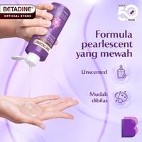 Gambar [BUY 2 GET 1] BETADINE REVITALIZING DAILY FEMININE WASH 150ML + BETADINE FEMININE WASH DAILY USE GENTLE PROTECTION IMMORTELLE 50ML + FREE BETADINE FEMININE WIPES - Pembersih Kewanitaan dengan Kolagen Nabati, Prebiotik, & Asam Laktat – Menjaga Kelembapan dari Betadine Shop Kota Tangerang 4 Tokopedia